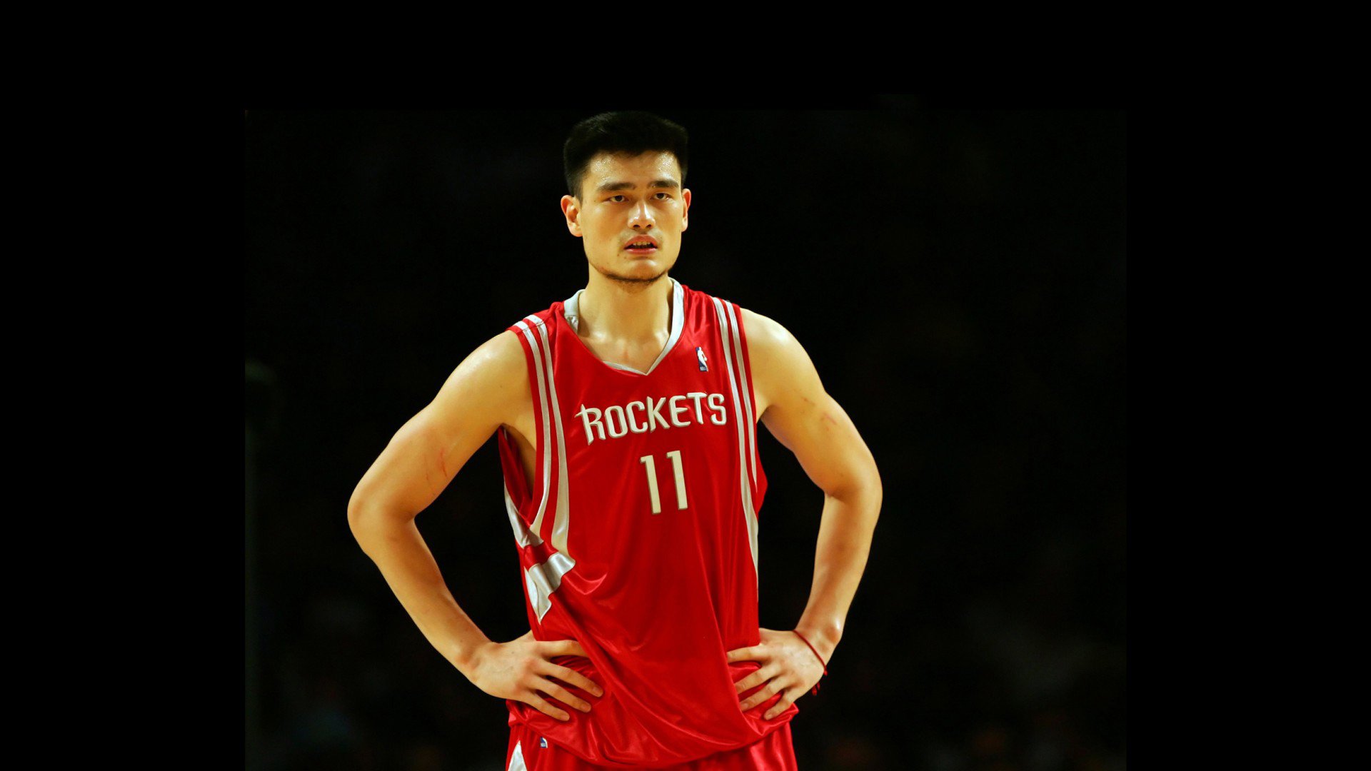熊猫体育官方-灰熊力克马刺，拉文惊艳四座，新星崛起之战点燃NBA赛场